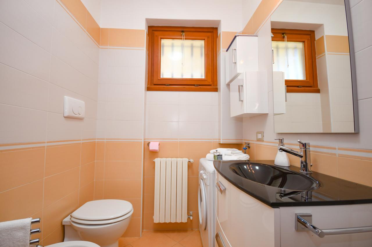 Sirmione Beach Apartment Экстерьер фото