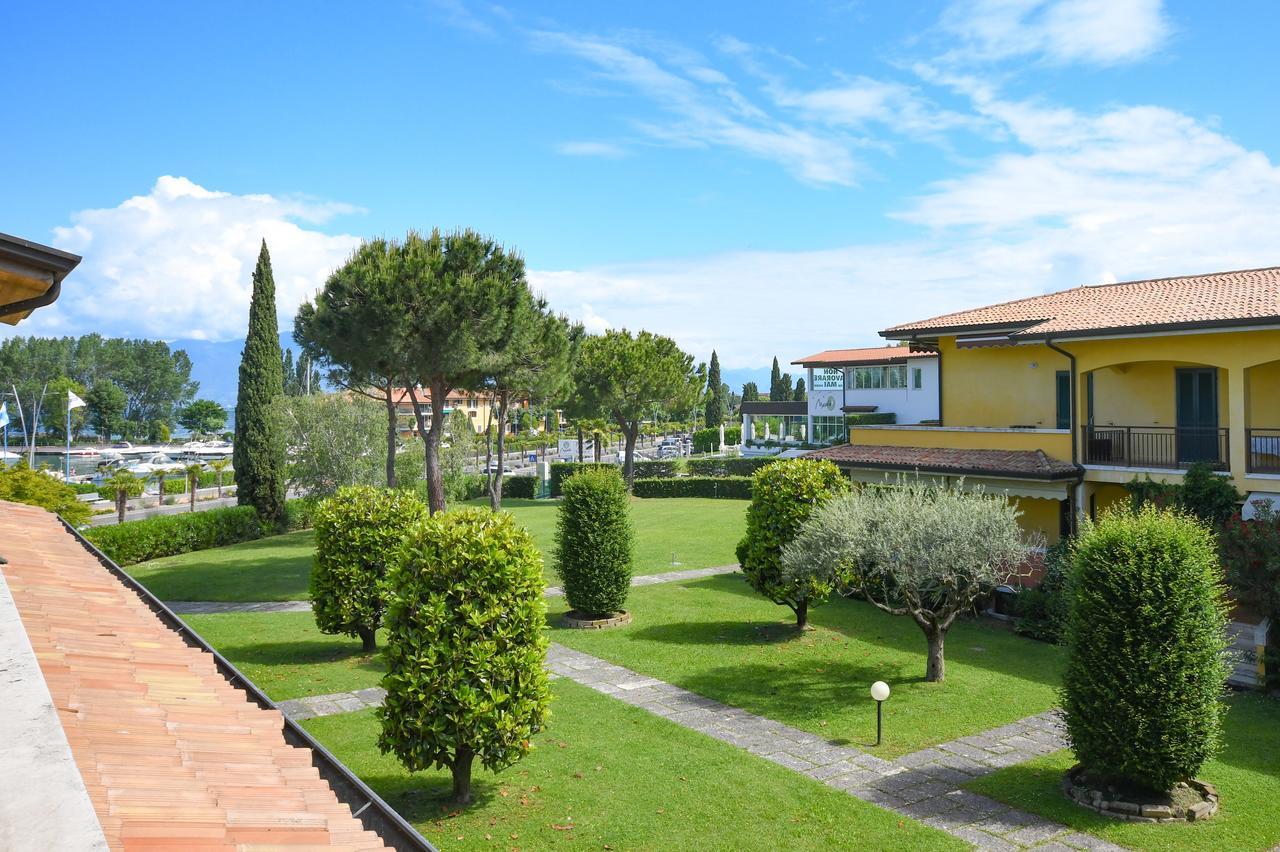 Sirmione Beach Apartment Экстерьер фото